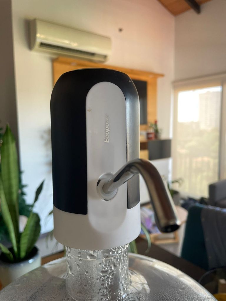 Pompe à eau vue de face